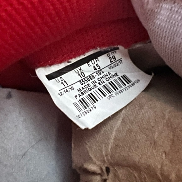 Air Jordan 1 Retro High OG 'Metallic Red - Picture 7 of 9